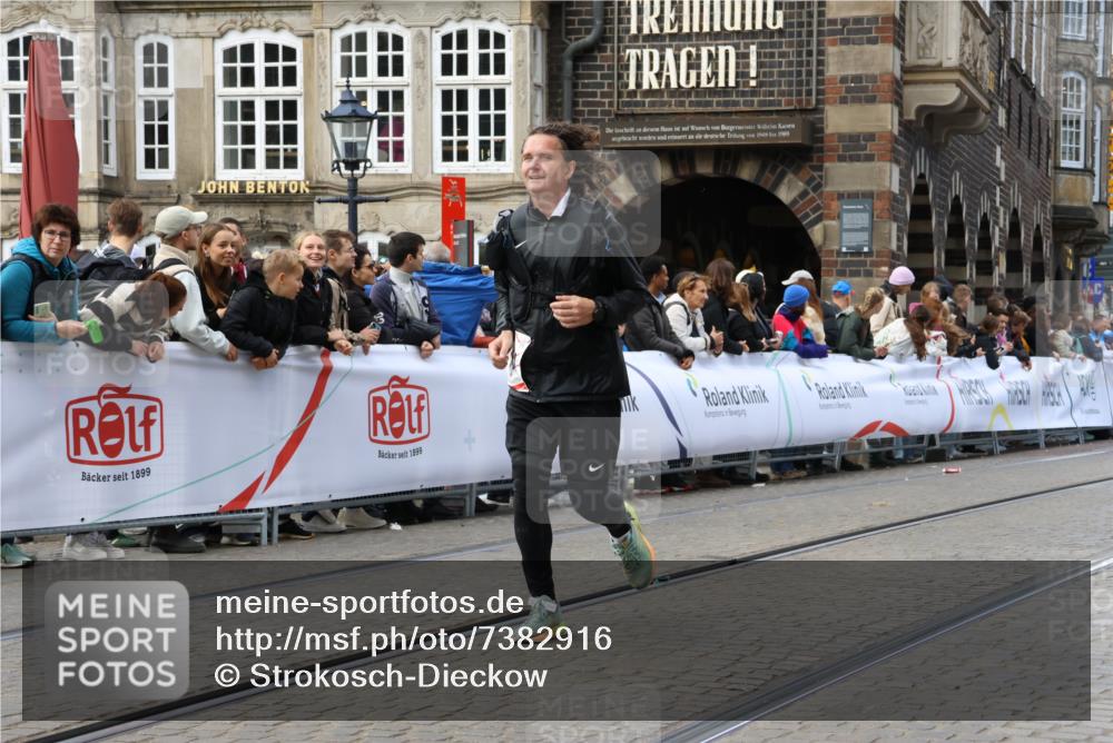 06.10.2024 - 19. swb-Marathon Bremen Strokosch-Dieckow http://msf.ph/oto/7382916 06.10.2024 14:10:58 Ziel 787, 1458, 4139, 4323, 4537, 4963, 5711 meine-sportfotos.de