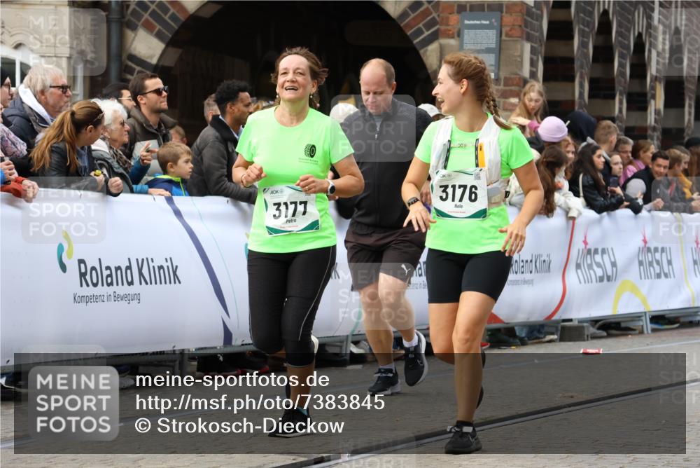 06.10.2024 - 19. swb-Marathon Bremen Strokosch-Dieckow http://msf.ph/oto/7383845 06.10.2024 14:11:34 Ziel 920, 2905, 2924, 3176, 3177, 4450, 5193, 5472 meine-sportfotos.de