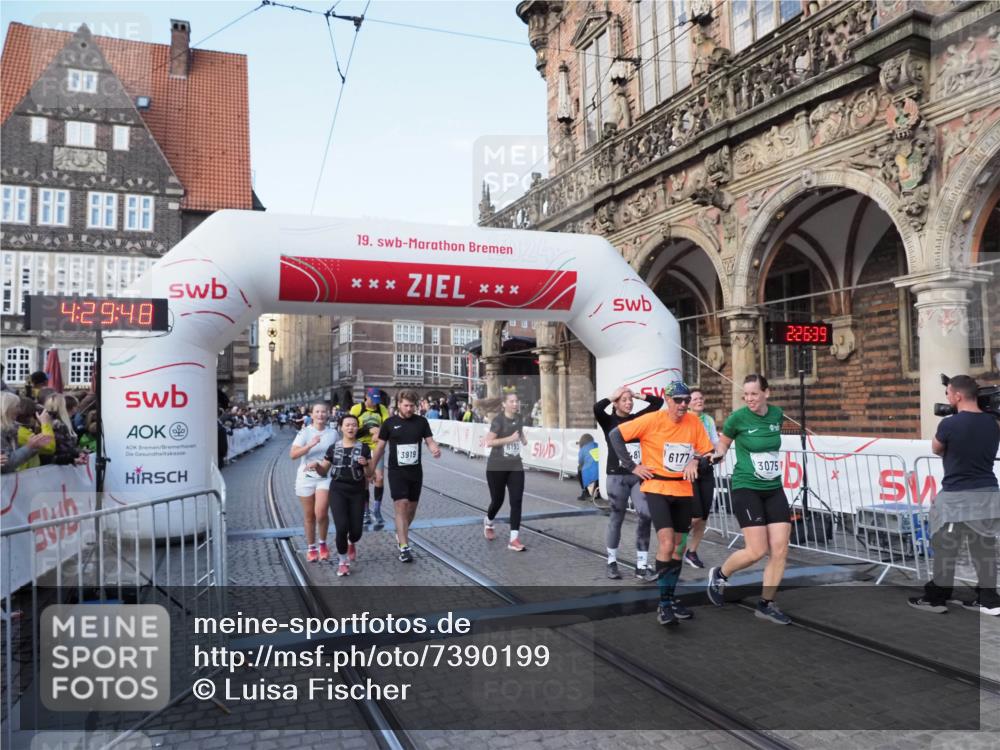 06.10.2024 - 19. swb-Marathon Bremen Luisa Fischer http://msf.ph/oto/7390199 06.10.2024 13:59:48 Ziel 116, 507, 3075, 3161, 3276, 3481, 3919, 4816, 5495, 5741, 5968, 6177, 6193 meine-sportfotos.de