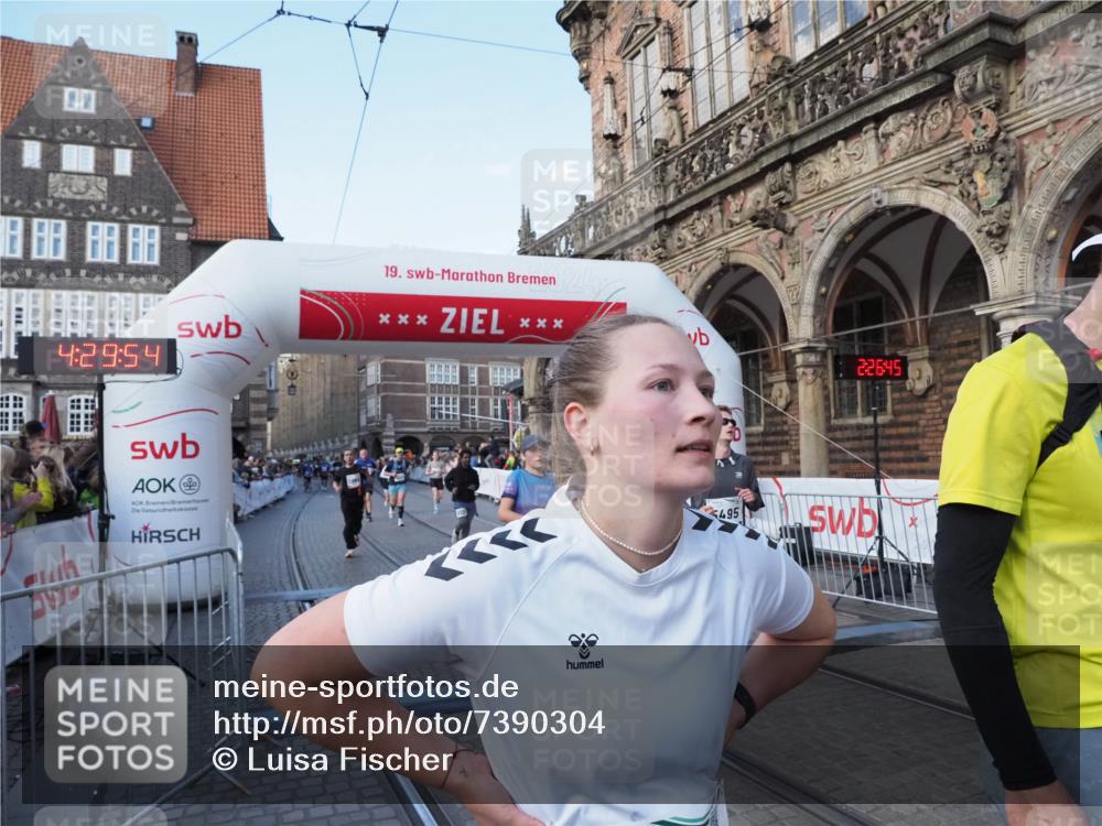 06.10.2024 - 19. swb-Marathon Bremen Luisa Fischer http://msf.ph/oto/7390304 06.10.2024 13:59:54 Ziel 116, 507, 1395, 2327, 3034, 3276, 4937, 5125, 5495, 5776, 6898 meine-sportfotos.de