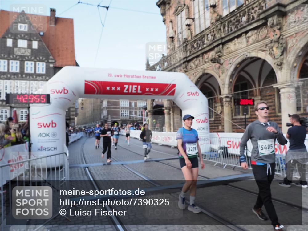 06.10.2024 - 19. swb-Marathon Bremen Luisa Fischer http://msf.ph/oto/7390325 06.10.2024 13:59:55 Ziel 116, 1395, 2327, 3034, 3276, 4937, 5125, 5495, 5776, 6898 meine-sportfotos.de