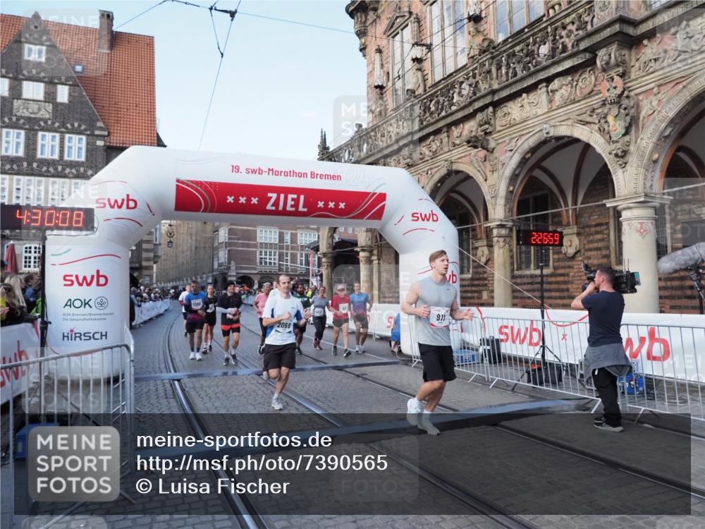 06.10.2024 - 19. swb-Marathon Bremen Luisa Fischer http://msf.ph/oto/7390565 06.10.2024 14:00:08 Ziel 80, 406, 811, 911, 1061, 1282, 1386, 2068, 3088, 3119, 4616, 4913, 5064, 5787, 6790, 6821 meine-sportfotos.de