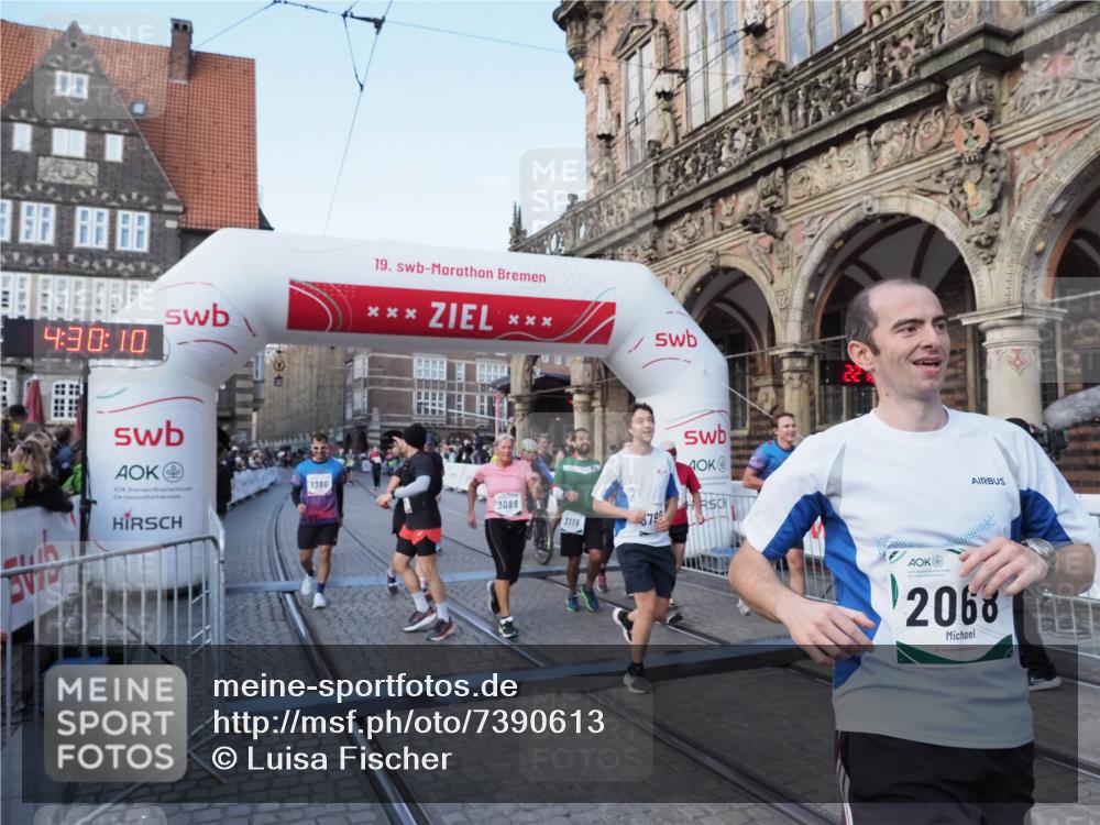 06.10.2024 - 19. swb-Marathon Bremen Luisa Fischer http://msf.ph/oto/7390613 06.10.2024 14:00:10 Ziel 80, 406, 811, 911, 1061, 1282, 1386, 2068, 3088, 3119, 4913, 5787, 6790, 6821 meine-sportfotos.de