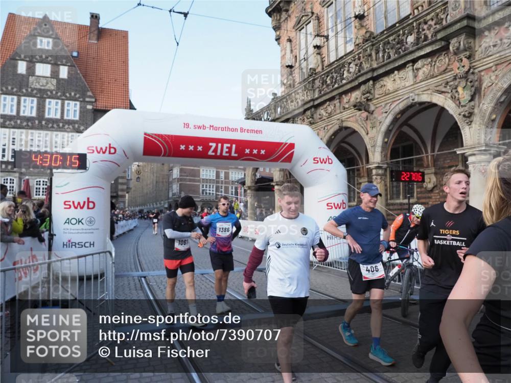 06.10.2024 - 19. swb-Marathon Bremen Luisa Fischer http://msf.ph/oto/7390707 06.10.2024 14:00:15 Ziel 406, 978, 1282, 1386, 2998, 3088, 3119, 3992, 4913, 5787, 6821 meine-sportfotos.de