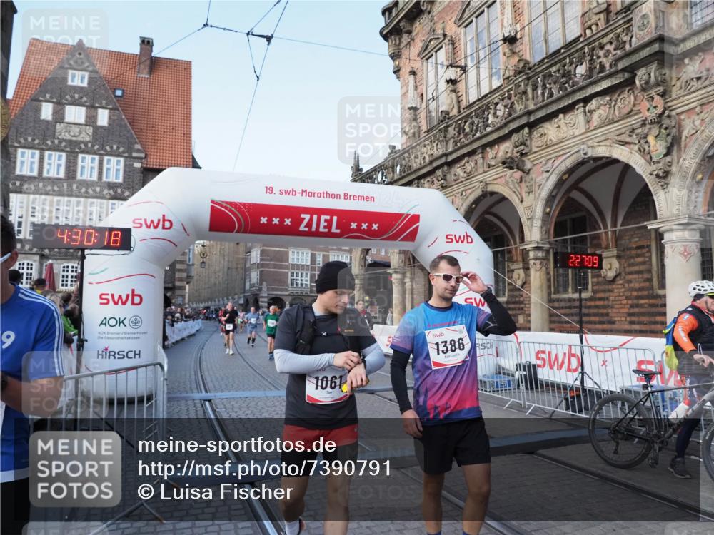 06.10.2024 - 19. swb-Marathon Bremen Luisa Fischer http://msf.ph/oto/7390791 06.10.2024 14:00:18 Ziel 691, 978, 2998, 3618, 3992, 5309, 5310 meine-sportfotos.de