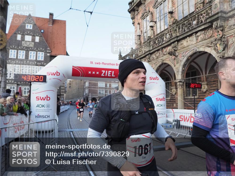 06.10.2024 - 19. swb-Marathon Bremen Luisa Fischer http://msf.ph/oto/7390829 06.10.2024 14:00:20 Ziel 691, 978, 2998, 3618, 3992, 5309, 5310, 6282 meine-sportfotos.de