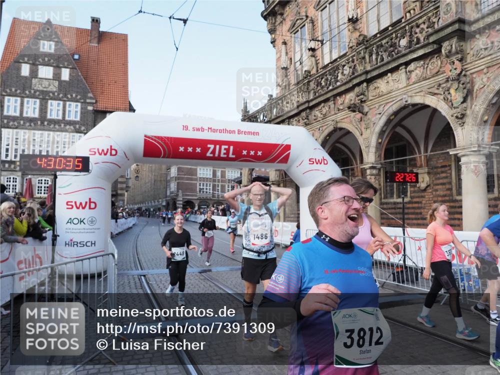 06.10.2024 - 19. swb-Marathon Bremen Luisa Fischer http://msf.ph/oto/7391309 06.10.2024 14:00:35 Ziel 1486, 2448, 2959, 3101, 3554, 3609, 3811, 3812, 4014, 5354, 6671 meine-sportfotos.de