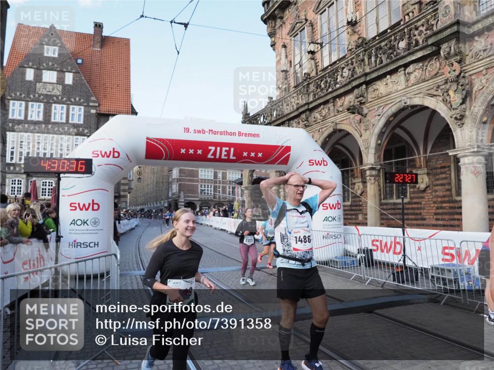 06.10.2024 - 19. swb-Marathon Bremen Luisa Fischer http://msf.ph/oto/7391358 06.10.2024 14:00:36 Ziel 2448, 2959, 3101, 3609, 3811, 3812, 4014, 6671 meine-sportfotos.de