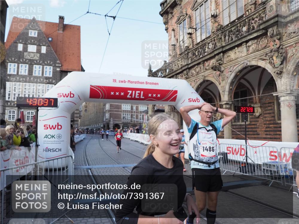 06.10.2024 - 19. swb-Marathon Bremen Luisa Fischer http://msf.ph/oto/7391367 06.10.2024 14:00:36 Ziel 2448, 2959, 3101, 3609, 3811, 3812, 4014, 6671 meine-sportfotos.de