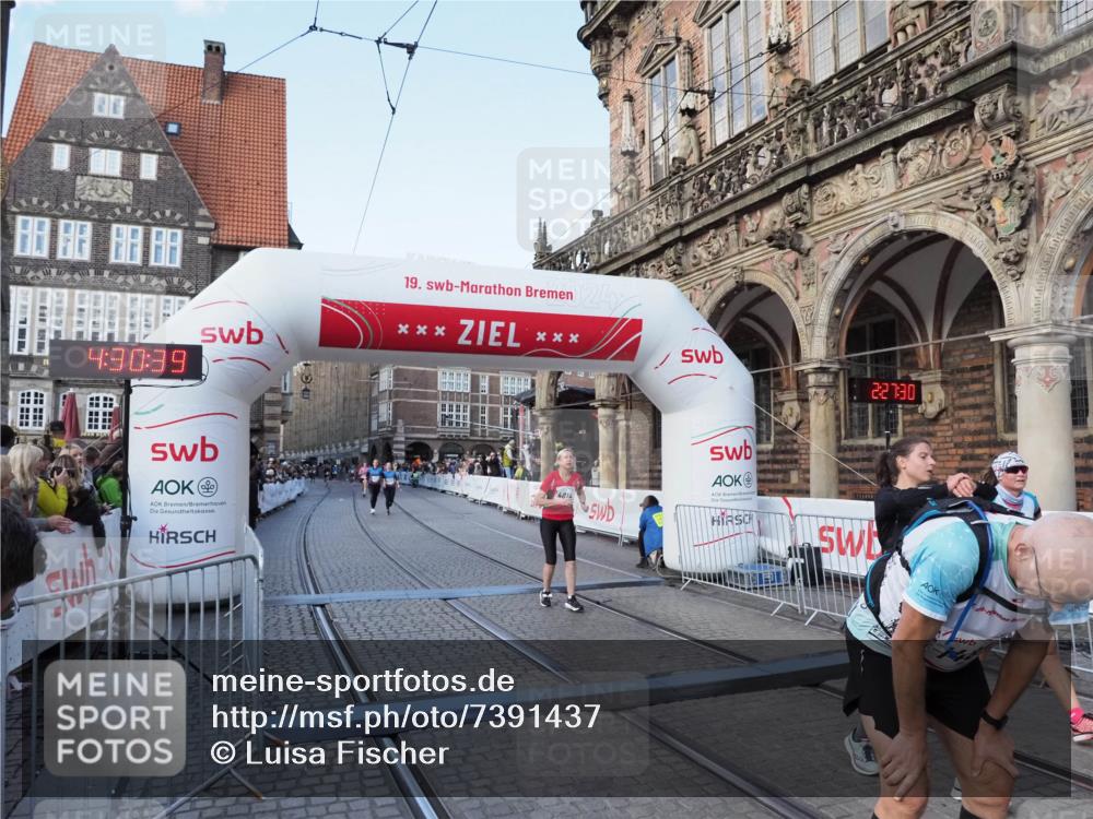 06.10.2024 - 19. swb-Marathon Bremen Luisa Fischer http://msf.ph/oto/7391437 06.10.2024 14:00:39 Ziel 2448, 2959, 4014, 4273, 4274, 6671 meine-sportfotos.de