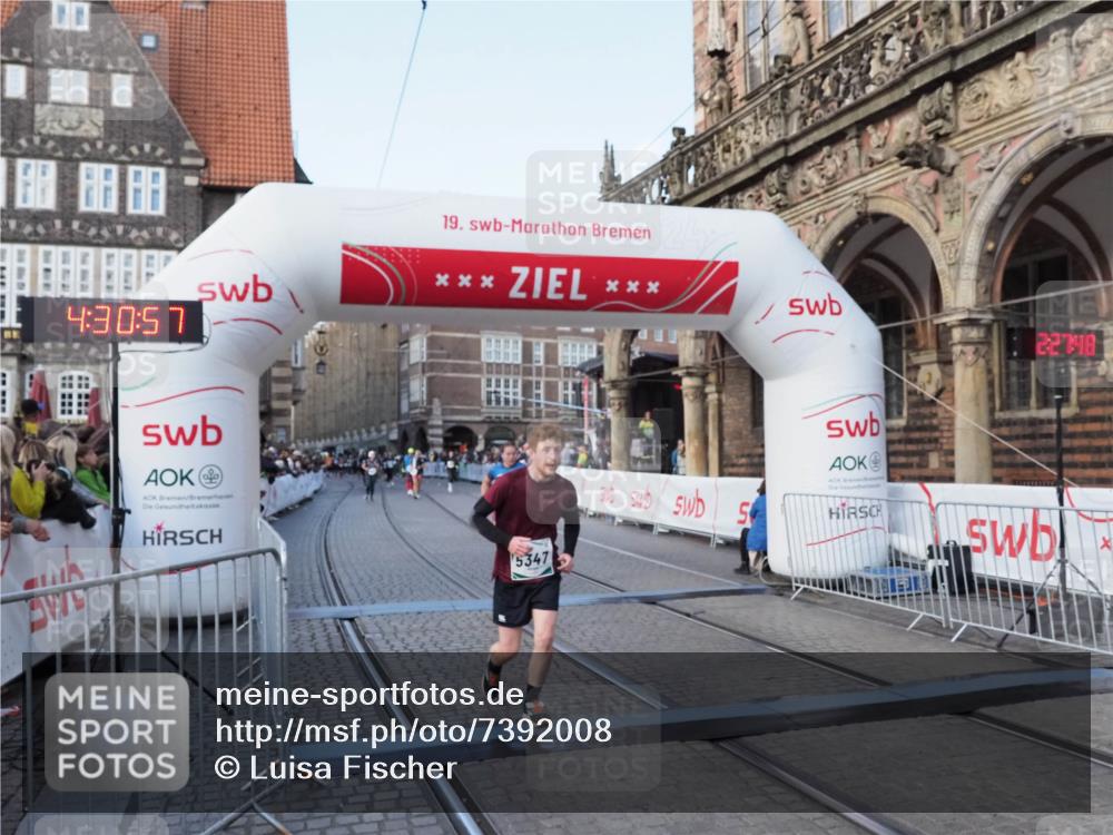 06.10.2024 - 19. swb-Marathon Bremen Luisa Fischer http://msf.ph/oto/7392008 06.10.2024 14:00:57 Ziel 3355, 5347 meine-sportfotos.de