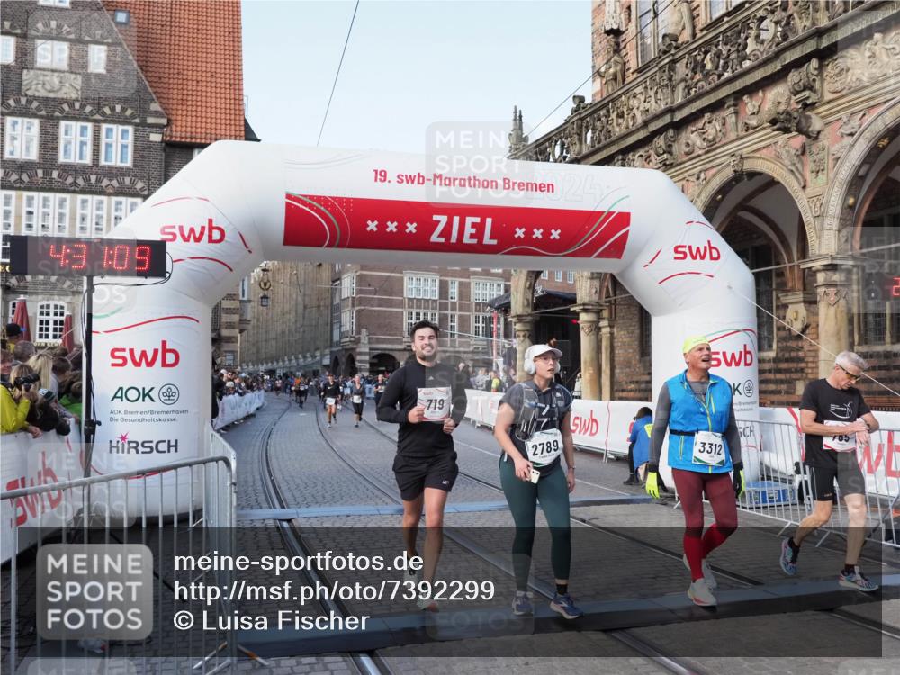 06.10.2024 - 19. swb-Marathon Bremen Luisa Fischer http://msf.ph/oto/7392299 06.10.2024 14:01:09 Ziel 719, 765, 2047, 2789, 3312, 3695, 4627, 4650, 5417 meine-sportfotos.de