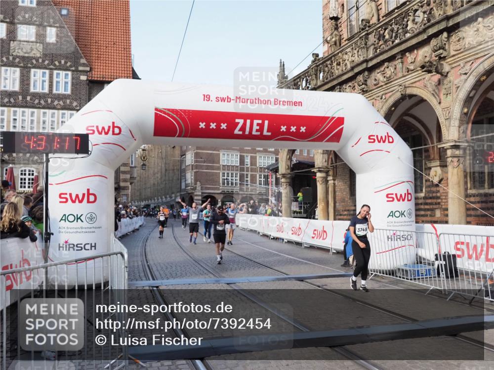 06.10.2024 - 19. swb-Marathon Bremen Luisa Fischer http://msf.ph/oto/7392454 06.10.2024 14:01:17 Ziel 832, 1166, 2047, 2760, 3094, 3695, 3749, 3877, 4060 meine-sportfotos.de