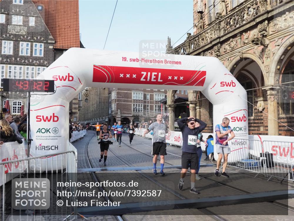 06.10.2024 - 19. swb-Marathon Bremen Luisa Fischer http://msf.ph/oto/7392587 06.10.2024 14:01:22 Ziel 832, 1166, 2056, 2760, 3094, 3749, 3877, 4060, 6156 meine-sportfotos.de