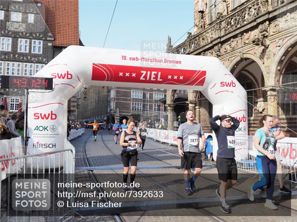 06.10.2024 - 19. swb-Marathon Bremen Luisa Fischer http://msf.ph/oto/7392633 06.10.2024 14:01:24 Ziel 832, 1166, 2056, 2760, 3094, 3310, 3877, 4060, 6156 meine-sportfotos.de