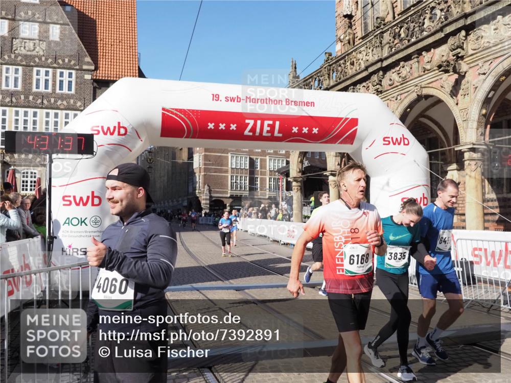 06.10.2024 - 19. swb-Marathon Bremen Luisa Fischer http://msf.ph/oto/7392891 06.10.2024 14:01:37 Ziel 2717, 3085, 3309, 3831, 3835, 6168, 6455, 6640 meine-sportfotos.de