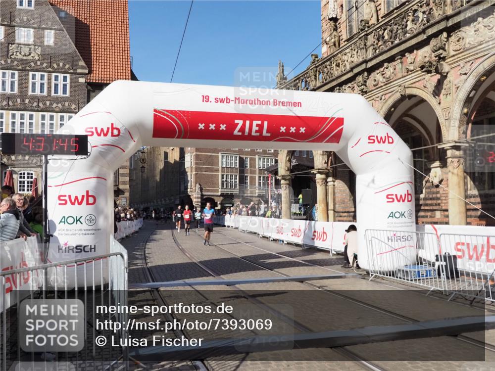 06.10.2024 - 19. swb-Marathon Bremen Luisa Fischer http://msf.ph/oto/7393069 06.10.2024 14:01:45 Ziel 1205, 2570, 2717, 3085, 3831, 4483, 6267 meine-sportfotos.de