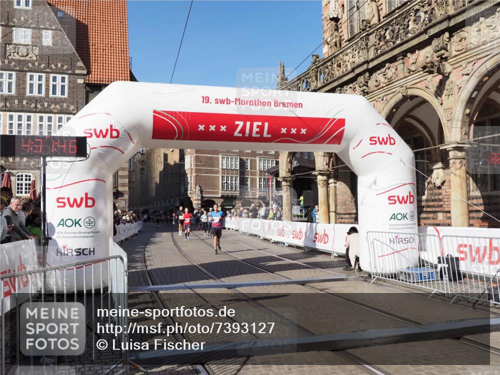 06.10.2024 - 19. swb-Marathon Bremen Luisa Fischer http://msf.ph/oto/7393127 06.10.2024 14:01:46 Ziel 1205, 1616, 2570, 2717, 3085, 3831, 4483, 6267 meine-sportfotos.de