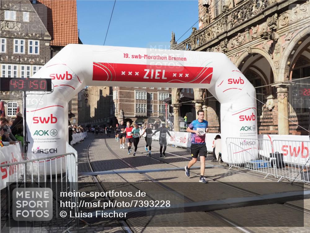 06.10.2024 - 19. swb-Marathon Bremen Luisa Fischer http://msf.ph/oto/7393228 06.10.2024 14:01:50 Ziel 1205, 1616, 2570, 3659, 4483, 6178, 6267 meine-sportfotos.de
