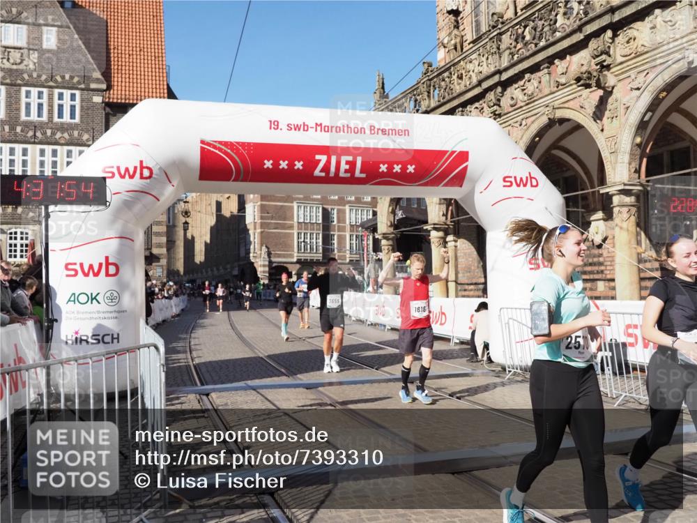 06.10.2024 - 19. swb-Marathon Bremen Luisa Fischer http://msf.ph/oto/7393310 06.10.2024 14:01:54 Ziel 1205, 1616, 2570, 3659, 4483, 5003, 6178, 6267 meine-sportfotos.de