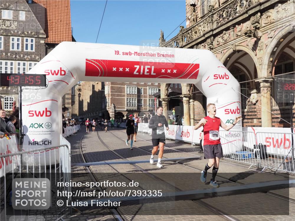 06.10.2024 - 19. swb-Marathon Bremen Luisa Fischer http://msf.ph/oto/7393335 06.10.2024 14:01:55 Ziel 1205, 1616, 2570, 3659, 4483, 5003, 6178, 6267 meine-sportfotos.de