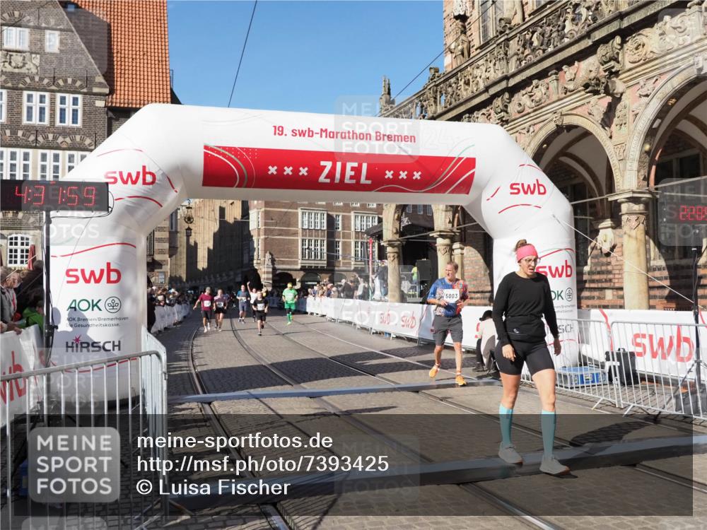 06.10.2024 - 19. swb-Marathon Bremen Luisa Fischer http://msf.ph/oto/7393425 06.10.2024 14:01:59 Ziel 3659, 4825, 5003, 6178, 6977 meine-sportfotos.de