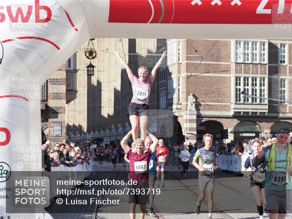 06.10.2024 - 19. swb-Marathon Bremen Luisa Fischer http://msf.ph/oto/7393719 06.10.2024 14:02:12 Ziel 2027, 2054, 2588, 4086, 4320, 4341, 4343, 4746, 5563, 5778, 6291, 6326, 6530 meine-sportfotos.de