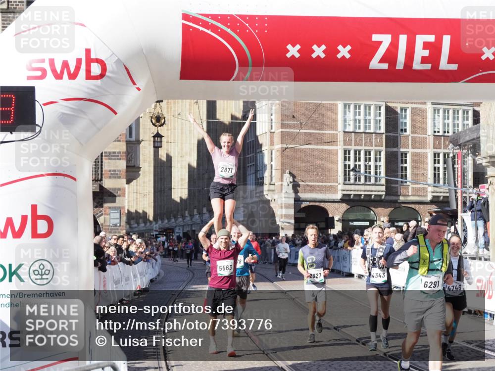 06.10.2024 - 19. swb-Marathon Bremen Luisa Fischer http://msf.ph/oto/7393776 06.10.2024 14:02:13 Ziel 2027, 2054, 2588, 4086, 4320, 4341, 4343, 4746, 5563, 5778, 6291, 6530 meine-sportfotos.de