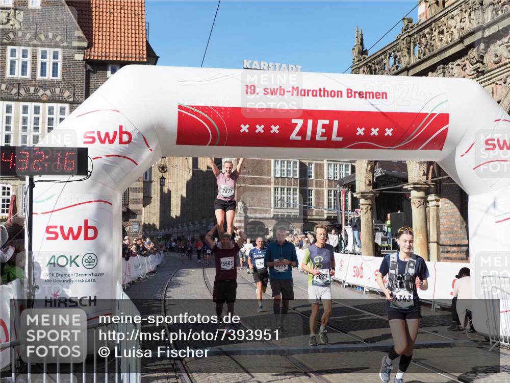 06.10.2024 - 19. swb-Marathon Bremen Luisa Fischer http://msf.ph/oto/7393951 06.10.2024 14:02:16 Ziel 311, 974, 2027, 2588, 4086, 4341, 4343, 4746, 5563, 5778, 6291, 6530 meine-sportfotos.de