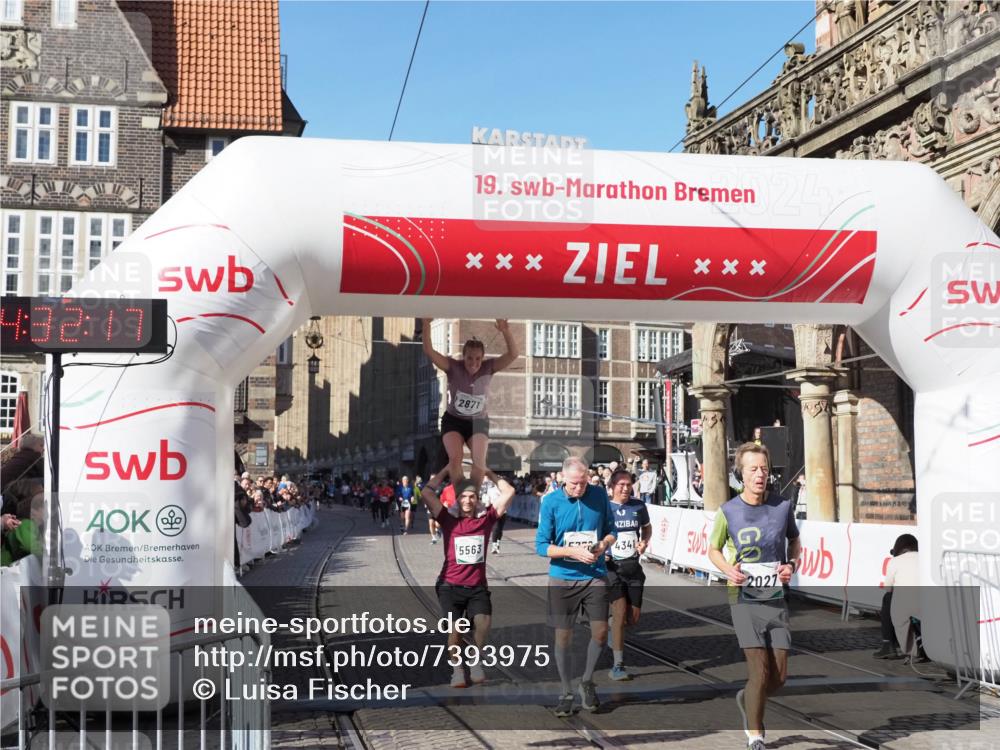 06.10.2024 - 19. swb-Marathon Bremen Luisa Fischer http://msf.ph/oto/7393975 06.10.2024 14:02:17 Ziel 311, 974, 2027, 4086, 4341, 4343, 4746, 5563, 5778, 6291, 6530 meine-sportfotos.de