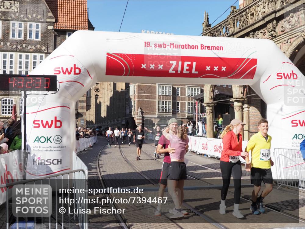 06.10.2024 - 19. swb-Marathon Bremen Luisa Fischer http://msf.ph/oto/7394467 06.10.2024 14:02:33 Ziel 2357, 2362, 3513, 4385, 4390, 5010, 5841, 5980 meine-sportfotos.de