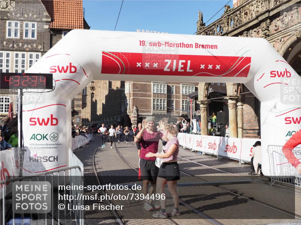 06.10.2024 - 19. swb-Marathon Bremen Luisa Fischer http://msf.ph/oto/7394496 06.10.2024 14:02:34 Ziel 2357, 2362, 3513, 3562, 4385, 4390, 5010, 5841, 5980 meine-sportfotos.de