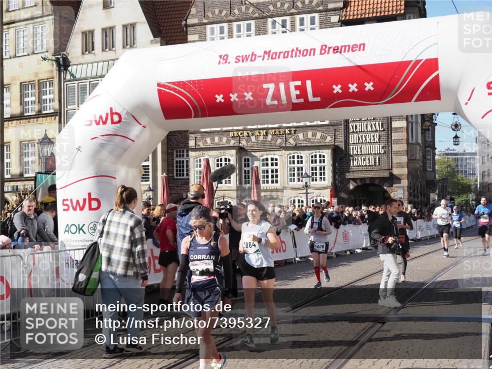 06.10.2024 - 19. swb-Marathon Bremen Luisa Fischer http://msf.ph/oto/7395327 06.10.2024 14:03:33 Ziel 1180, 1600, 1636, 2506, 2508, 3864, 4006, 4132, 4901 meine-sportfotos.de