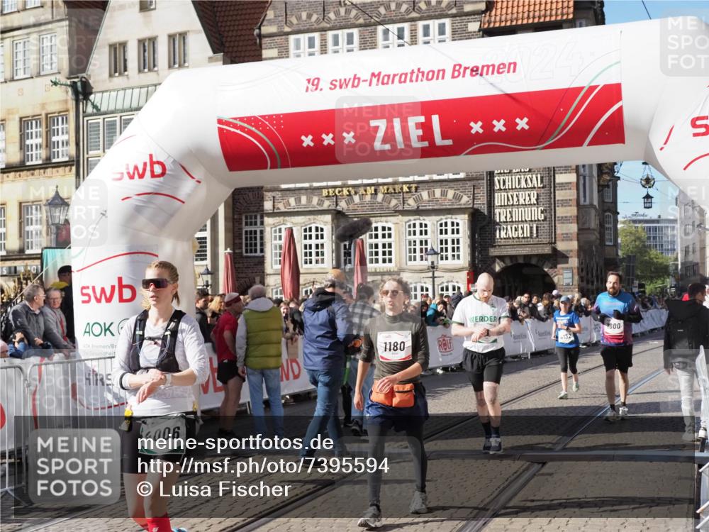 06.10.2024 - 19. swb-Marathon Bremen Luisa Fischer http://msf.ph/oto/7395594 06.10.2024 14:03:37 Ziel 1180, 1600, 3864, 4006, 4132, 4901 meine-sportfotos.de