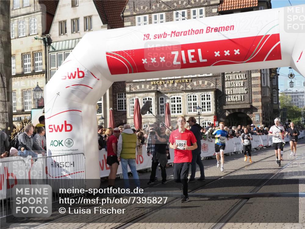 06.10.2024 - 19. swb-Marathon Bremen Luisa Fischer http://msf.ph/oto/7395827 06.10.2024 14:03:45 Ziel 961, 1213, 3025, 3841, 4132, 4250, 4959, 5269, 5579 meine-sportfotos.de