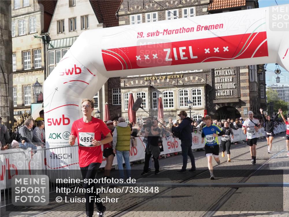 06.10.2024 - 19. swb-Marathon Bremen Luisa Fischer http://msf.ph/oto/7395848 06.10.2024 14:03:46 Ziel 961, 1213, 3025, 3841, 4250, 4959, 5269, 5579 meine-sportfotos.de