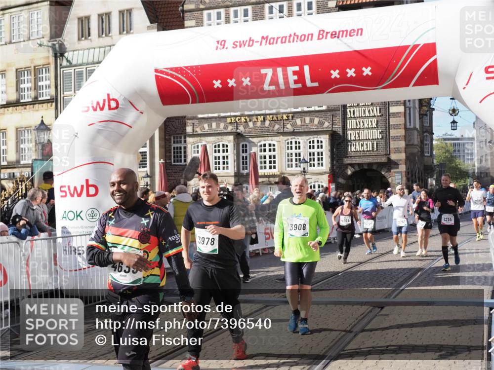 06.10.2024 - 19. swb-Marathon Bremen Luisa Fischer http://msf.ph/oto/7396540 06.10.2024 14:04:11 Ziel 196, 661, 1214, 2189, 2612, 2745, 2838, 2896, 3741, 3908, 3952, 3953, 3978, 4392, 4544, 4639, 4720, 5479 meine-sportfotos.de