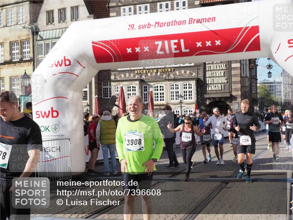 06.10.2024 - 19. swb-Marathon Bremen Luisa Fischer http://msf.ph/oto/7396608 06.10.2024 14:04:13 Ziel 467, 661, 1214, 2189, 2352, 2612, 2745, 2838, 3741, 3908, 3952, 3953, 3978, 4392, 4544, 4639, 4720, 5479 meine-sportfotos.de