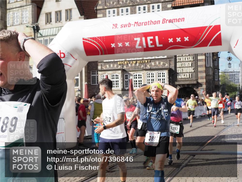 06.10.2024 - 19. swb-Marathon Bremen Luisa Fischer http://msf.ph/oto/7396846 06.10.2024 14:04:20 Ziel 467, 661, 2189, 2352, 2387, 2612, 2745, 2766, 2838, 3741, 3952, 3953, 3964, 4392, 4720, 5206, 6485 meine-sportfotos.de