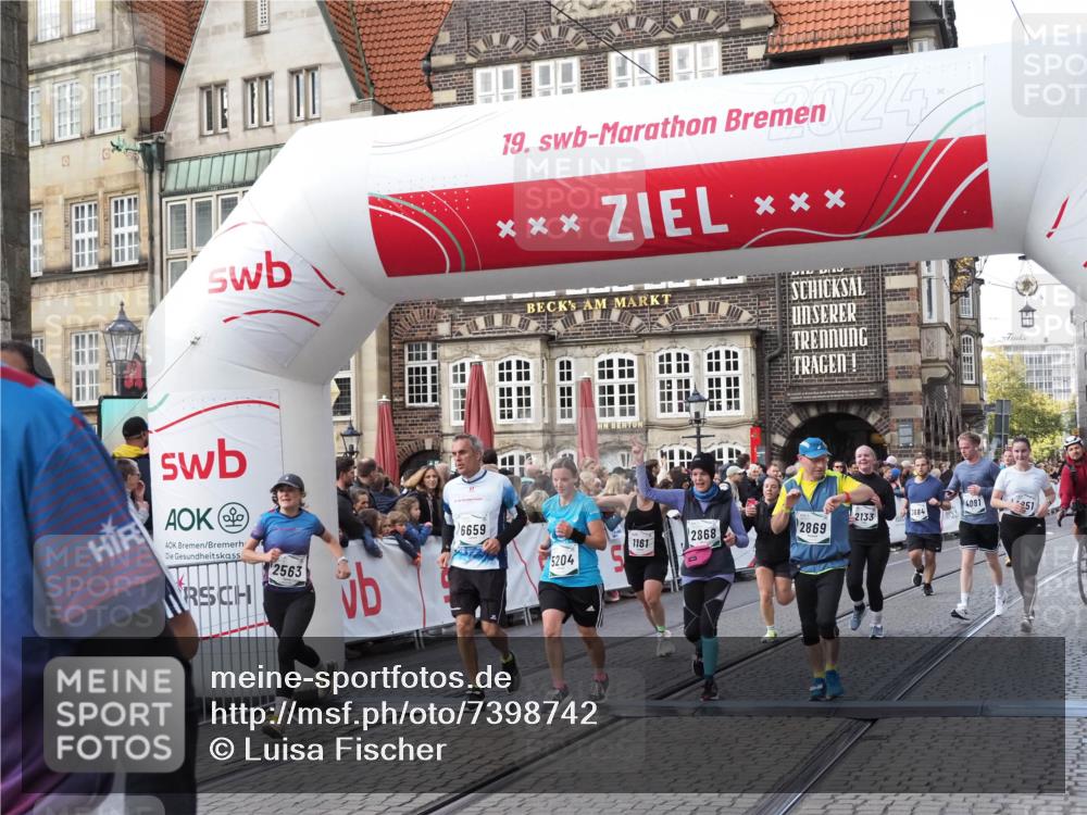 06.10.2024 - 19. swb-Marathon Bremen Luisa Fischer http://msf.ph/oto/7398742 06.10.2024 14:05:34 Ziel 1161, 2133, 2563, 2681, 2774, 2868, 2869, 3684, 4081, 5204, 6343, 6659, 6851, 6917 meine-sportfotos.de