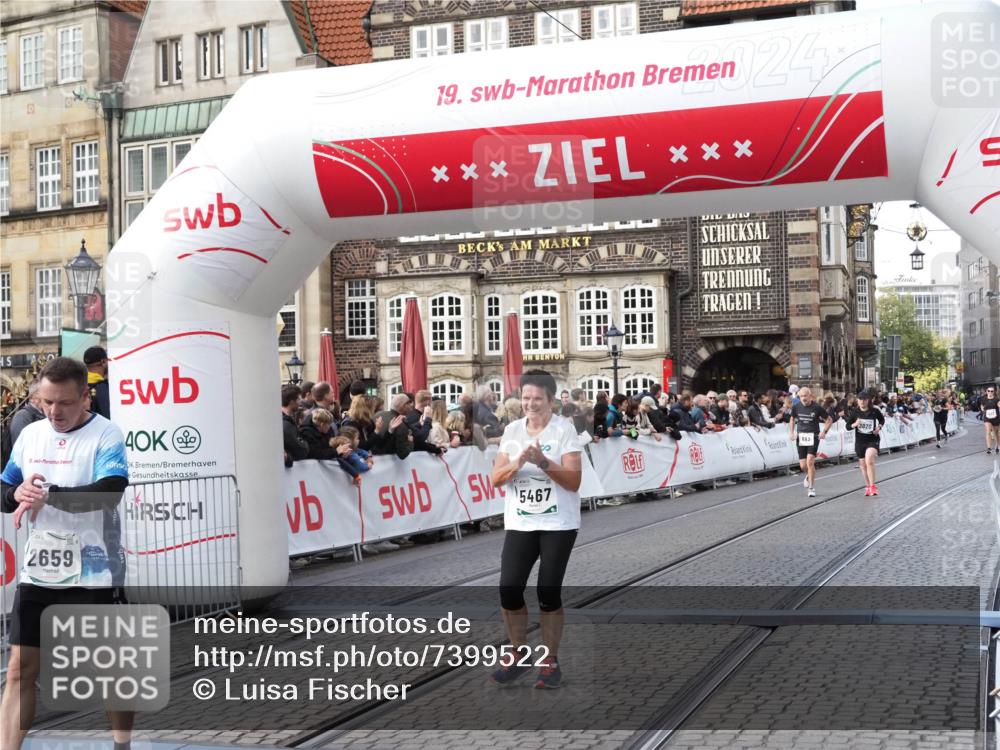 06.10.2024 - 19. swb-Marathon Bremen Luisa Fischer http://msf.ph/oto/7399522 06.10.2024 14:06:02 Ziel 556, 683, 2659, 2704, 3020, 5467 meine-sportfotos.de