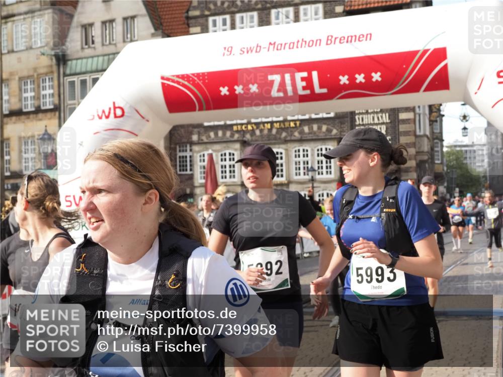 06.10.2024 - 19. swb-Marathon Bremen Luisa Fischer http://msf.ph/oto/7399958 06.10.2024 14:06:15 Ziel 712, 1036, 1037, 1193, 1483, 2291, 2572, 3096, 3435, 3438, 3574, 3640, 4367, 4631, 5378, 5710, 5712, 5992, 5993, 6057, 6059, 6304 meine-sportfotos.de