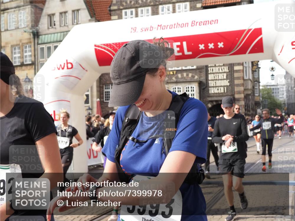 06.10.2024 - 19. swb-Marathon Bremen Luisa Fischer http://msf.ph/oto/7399978 06.10.2024 14:06:16 Ziel 712, 1036, 1037, 1193, 1483, 2291, 2572, 2761, 3096, 3435, 3438, 3574, 3640, 4367, 4488, 4631, 5378, 5710, 5712, 5992, 5993, 6057, 6059, 6304 meine-sportfotos.de