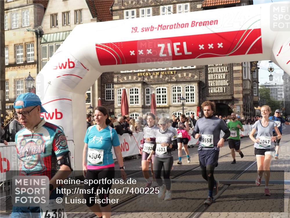 06.10.2024 - 19. swb-Marathon Bremen Luisa Fischer http://msf.ph/oto/7400225 06.10.2024 14:06:27 Ziel 855, 1285, 2692, 2761, 3047, 3371, 3568, 4367, 4488, 4504, 4533, 4818, 5558, 5836, 5964 meine-sportfotos.de