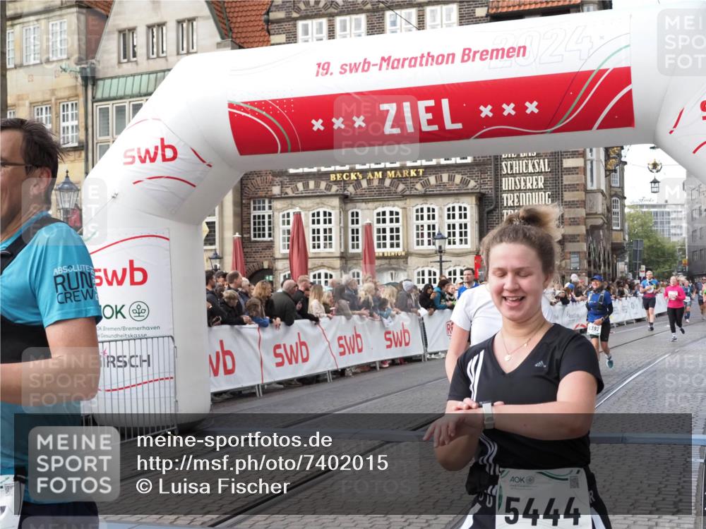 06.10.2024 - 19. swb-Marathon Bremen Luisa Fischer http://msf.ph/oto/7402015 06.10.2024 14:07:23 Ziel 325, 2193, 2250, 2426, 3302, 3784, 5279, 5444, 5952, 6392, 6656 meine-sportfotos.de