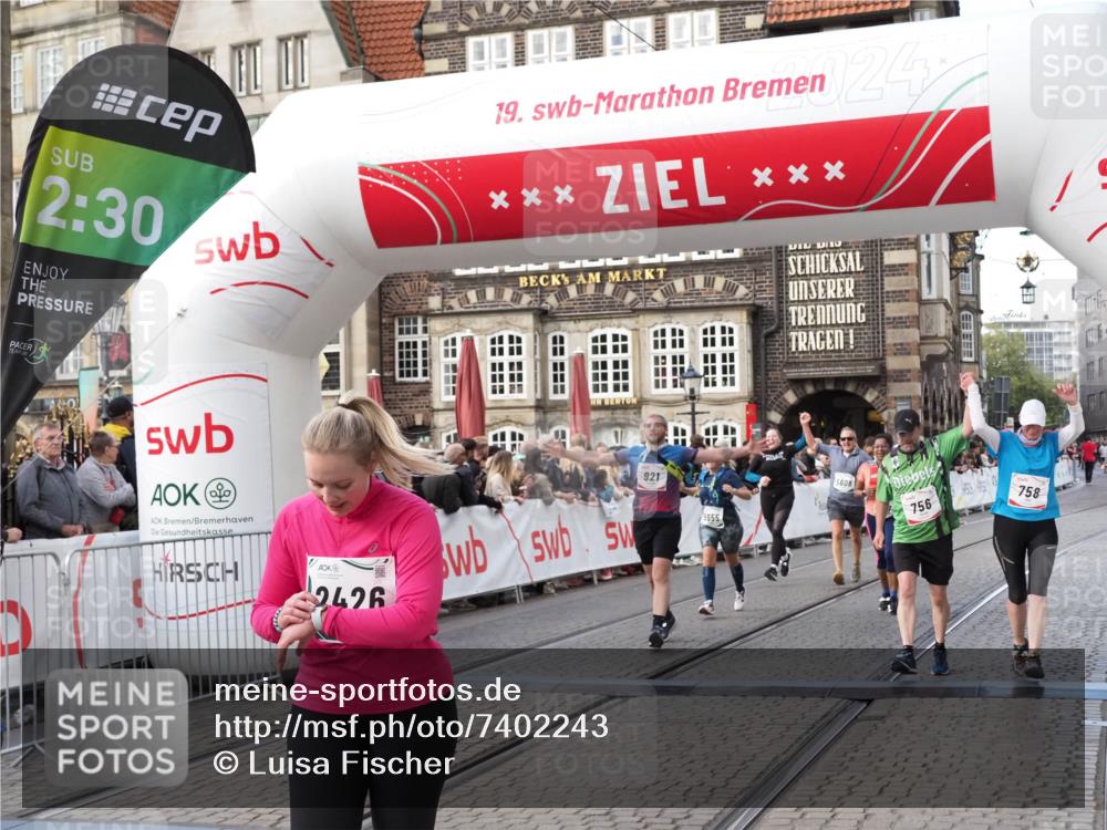 06.10.2024 - 19. swb-Marathon Bremen Luisa Fischer http://msf.ph/oto/7402243 06.10.2024 14:07:31 Ziel 756, 758, 921, 2290, 2426, 3302, 3813, 4079, 5608, 5655, 6392, 6656 meine-sportfotos.de