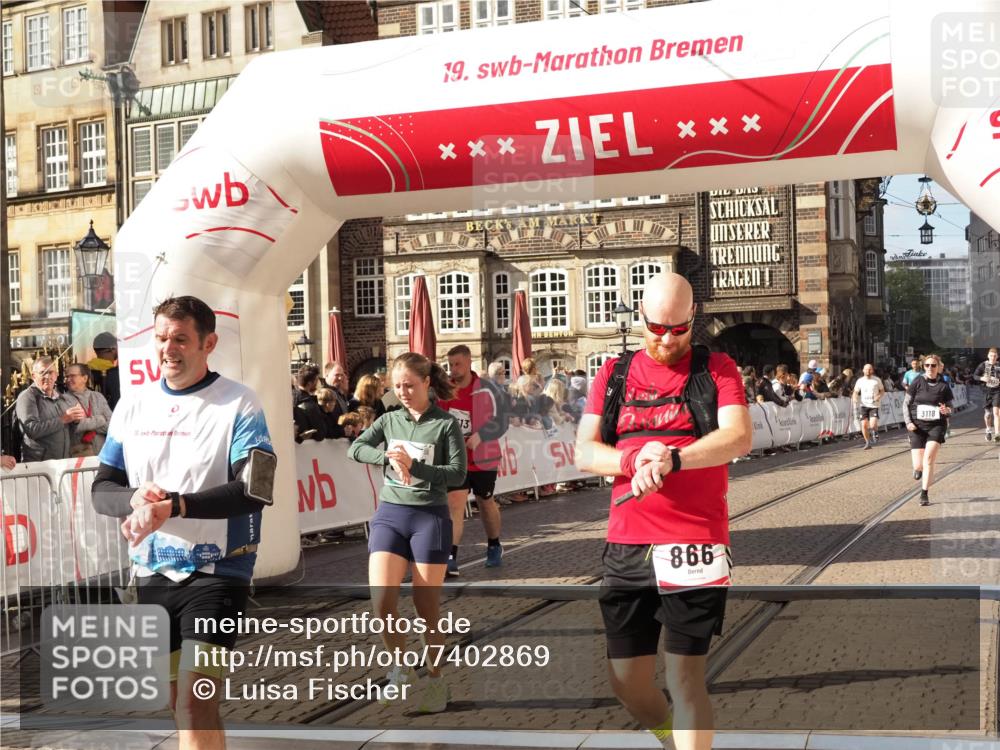 06.10.2024 - 19. swb-Marathon Bremen Luisa Fischer http://msf.ph/oto/7402869 06.10.2024 14:07:56 Ziel 866, 887, 3118, 3715, 4459, 4513, 5321, 6714 meine-sportfotos.de