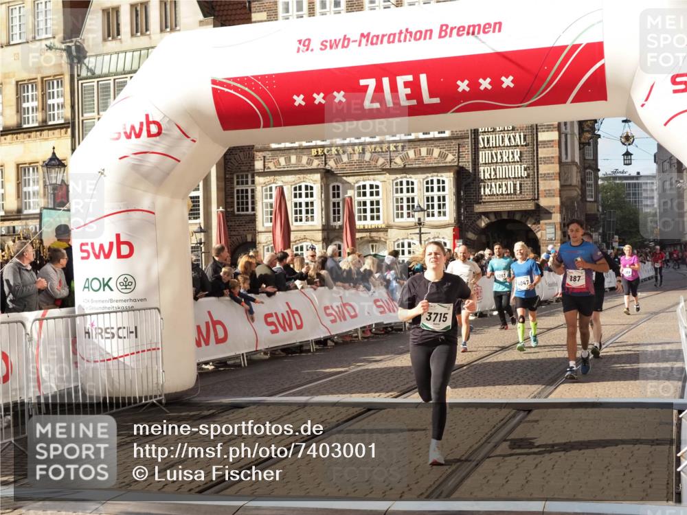 06.10.2024 - 19. swb-Marathon Bremen Luisa Fischer http://msf.ph/oto/7403001 06.10.2024 14:08:02 Ziel 887, 3118, 3553, 3715, 4047, 4048, 4269, 4513, 6283 meine-sportfotos.de