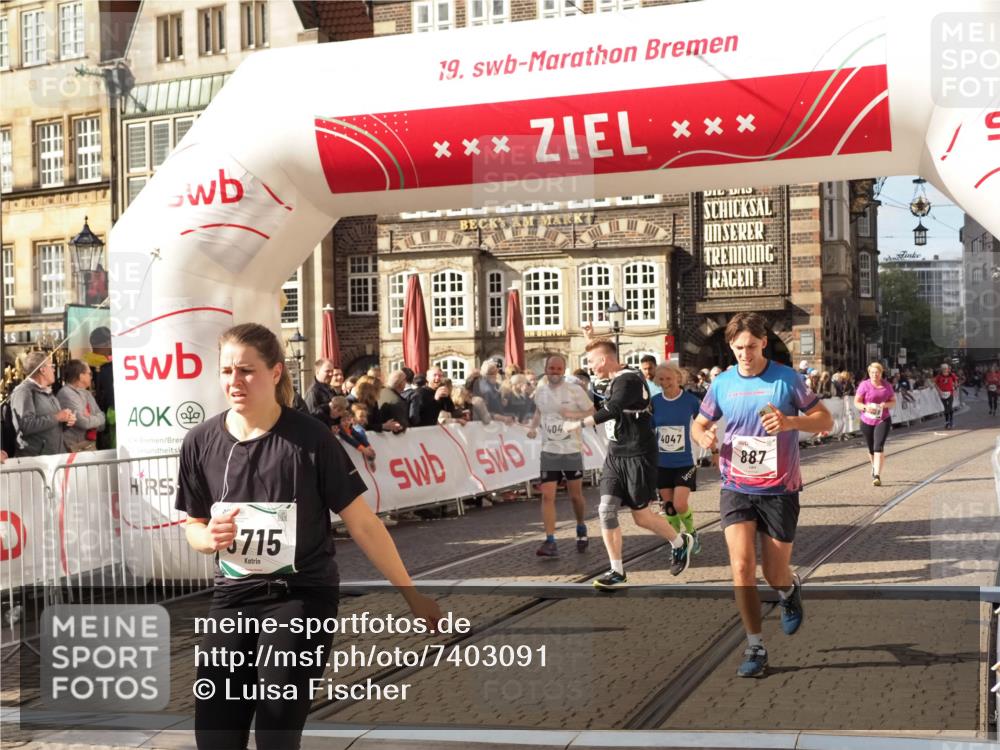06.10.2024 - 19. swb-Marathon Bremen Luisa Fischer http://msf.ph/oto/7403091 06.10.2024 14:08:03 Ziel 887, 3118, 3553, 3715, 4047, 4048, 4269, 4513, 6283 meine-sportfotos.de