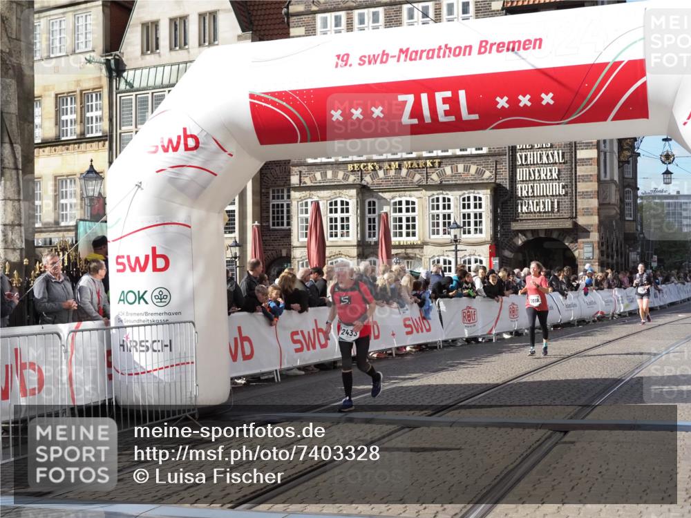 06.10.2024 - 19. swb-Marathon Bremen Luisa Fischer http://msf.ph/oto/7403328 06.10.2024 14:08:15 Ziel 2433, 3019 meine-sportfotos.de